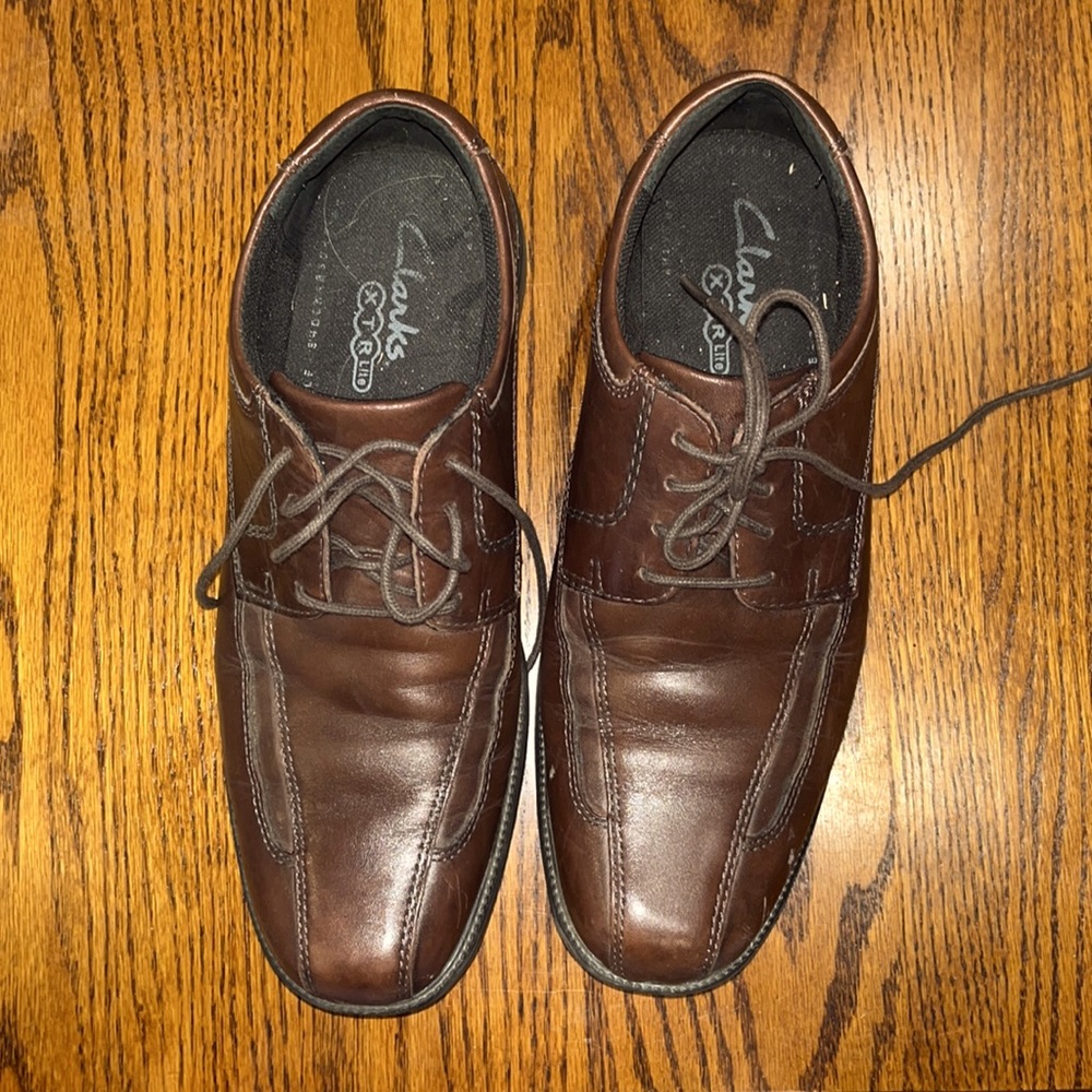 Clarks Brown Xtra Lite Oxfords